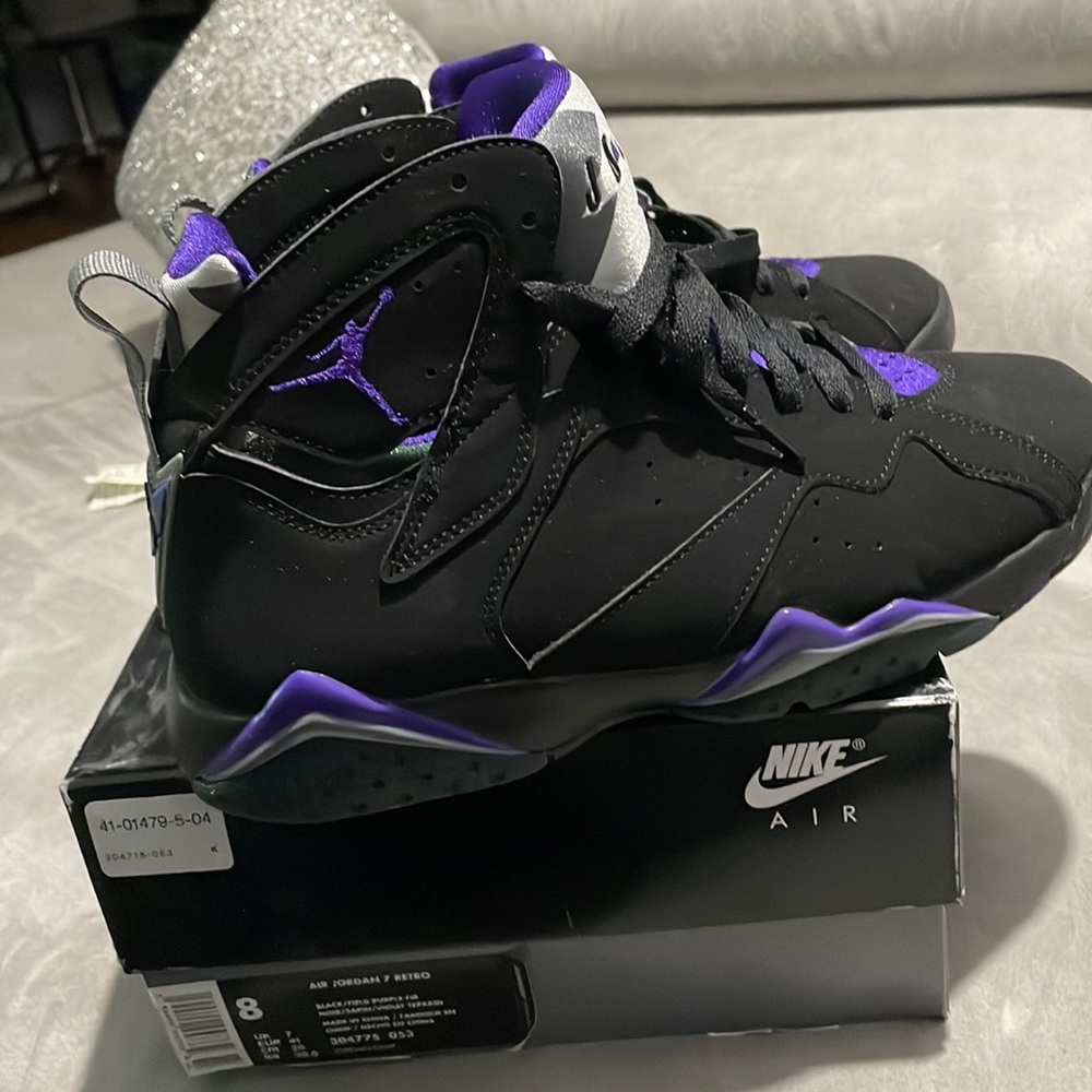 Jordan Ray Allen 7s. Men’s size 8